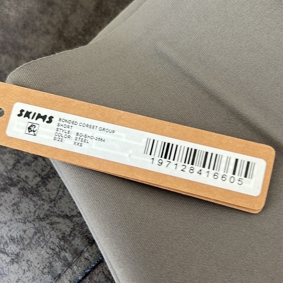 Skims Bonded Corset Group - Picture 7 of 9